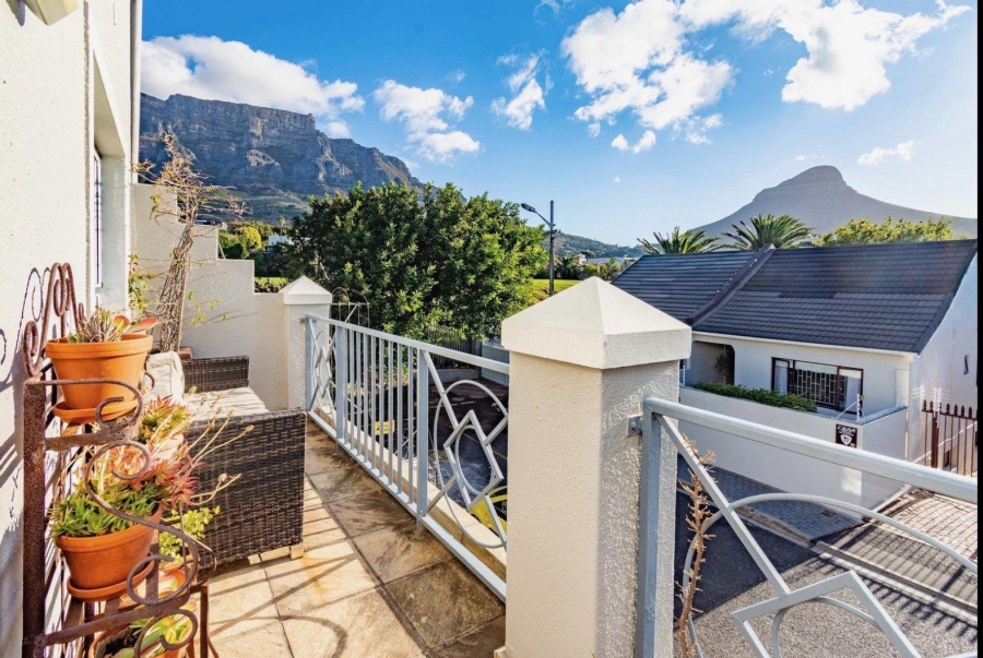 4 Bedroom Property for Sale in Vredehoek Western Cape